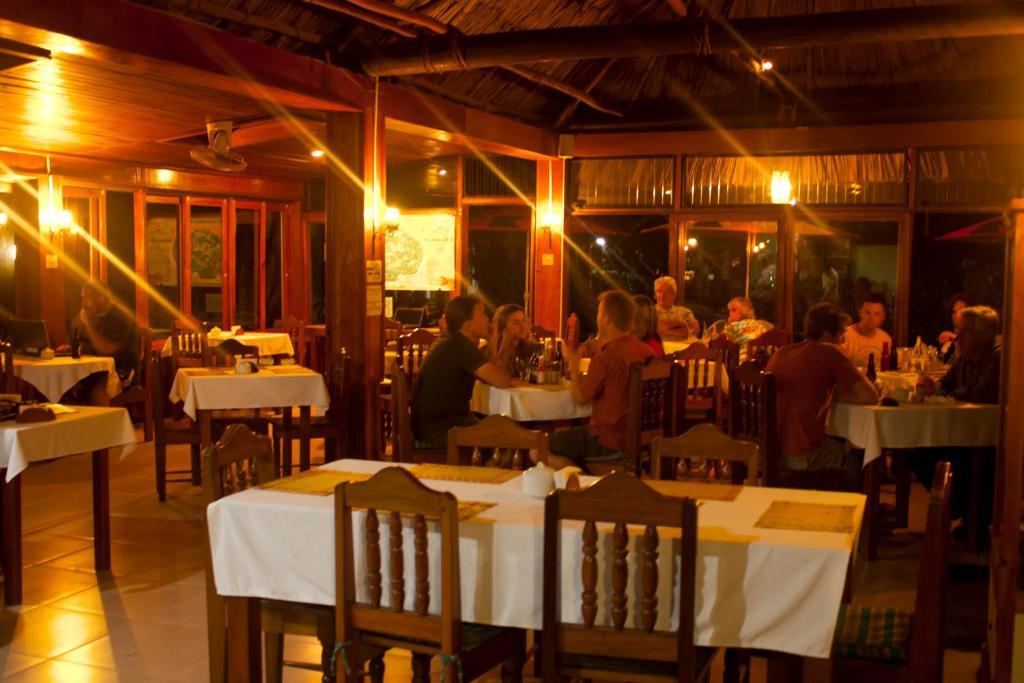 Hotel Jaguar Inn Tikal Exteriér fotografie